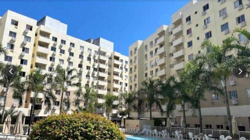 Apartamento 410, do Bloco 6 do edifício residencial localizado na Estrada Santa Efigênia, nº 101, Jacarepaguá.