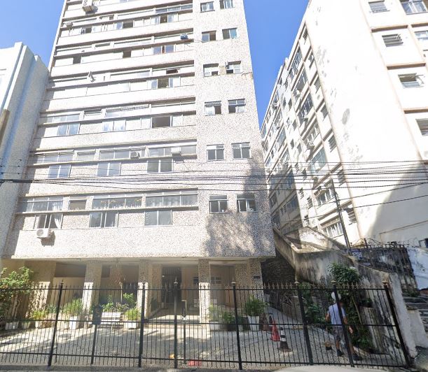 GLÓRIA - APARTAMENTO COM 32M²  NA RUA SANTO AMARO