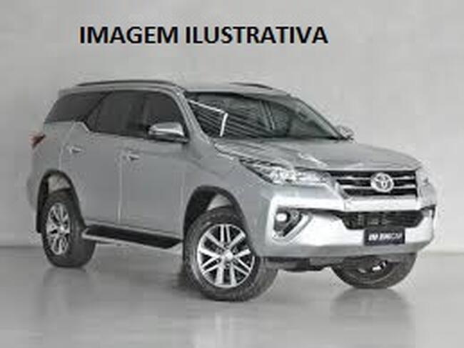 TOYOTA HILUX SW4 2020