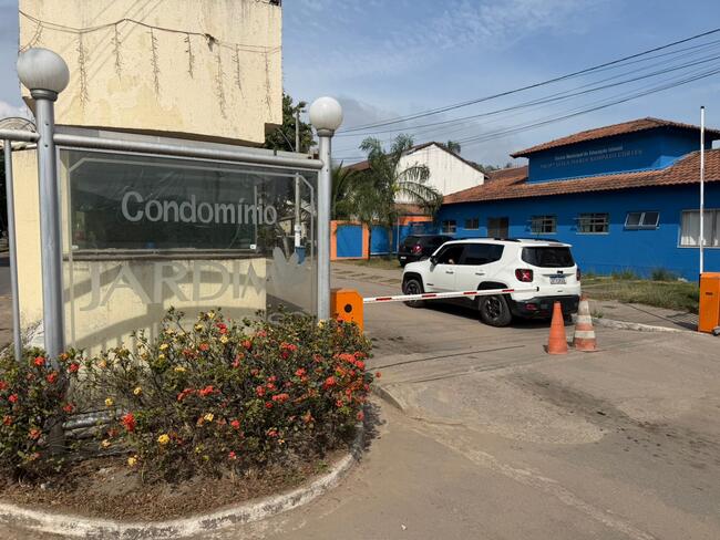 CASA EM NOVA IGUAÇU - RJ.