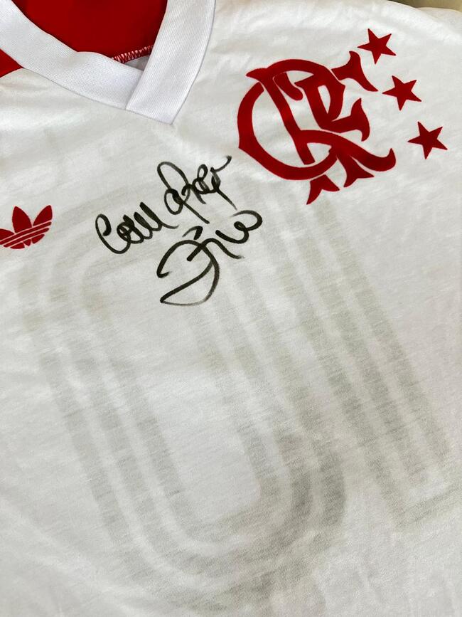 camisa do flamengo autografada pelo ZICO