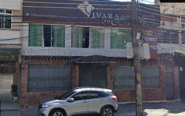 IMÓVEL COM ÁREA EDIFICADA DE 413M2