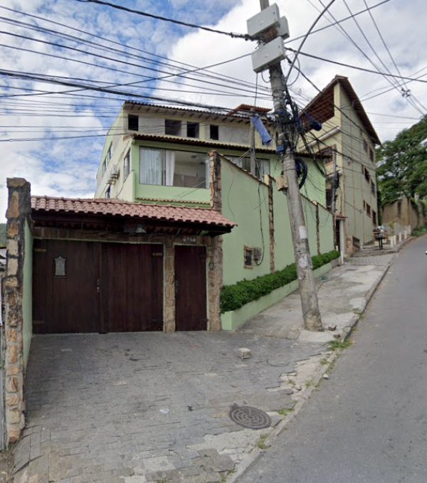 IMÓVEL COM 989 M2