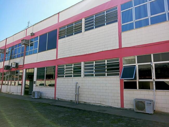 Complexo Industrial De 12.289 M² Em Nova Iguaçu, localizado em Nova Iguaçu - RJ, bairro Califórnia