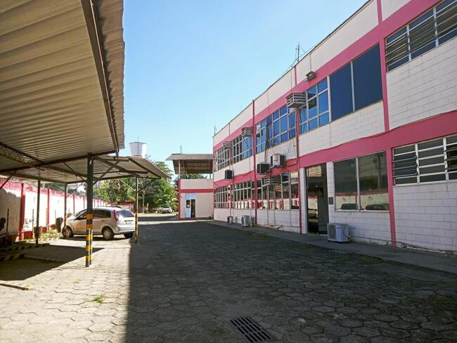 Complexo Industrial De 12.289 M² Em Nova Iguaçu, localizado em Nova Iguaçu - RJ, bairro Califórnia