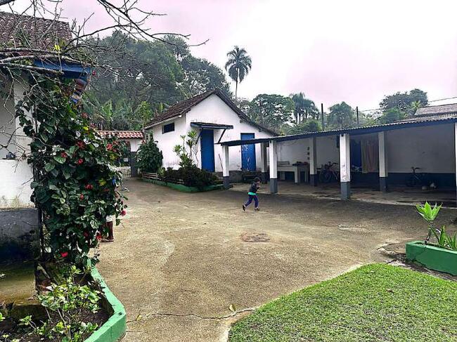 Terreno De 4.497m² Com Casa, Piscina E Edificações – Ipiabas/rj, localizado em Barra Do Piraí - RJ, bairro Ipiabas