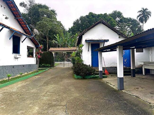Terreno De 4.497m² Com Casa, Piscina E Edificações – Ipiabas/rj, localizado em Barra Do Piraí - RJ, bairro Ipiabas