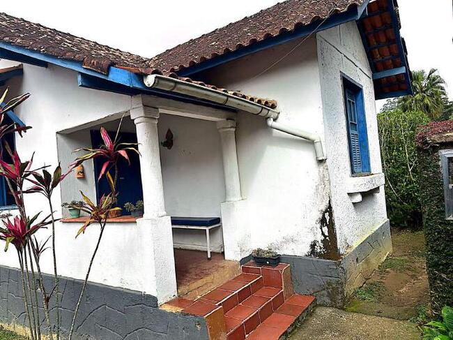 Terreno De 4.497m² Com Casa, Piscina E Edificações – Ipiabas/rj, localizado em Barra Do Piraí - RJ, bairro Ipiabas