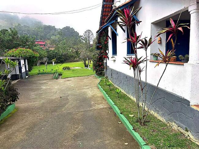 Terreno De 4.497m² Com Casa, Piscina E Edificações – Ipiabas/rj, localizado em Barra Do Piraí - RJ, bairro Ipiabas