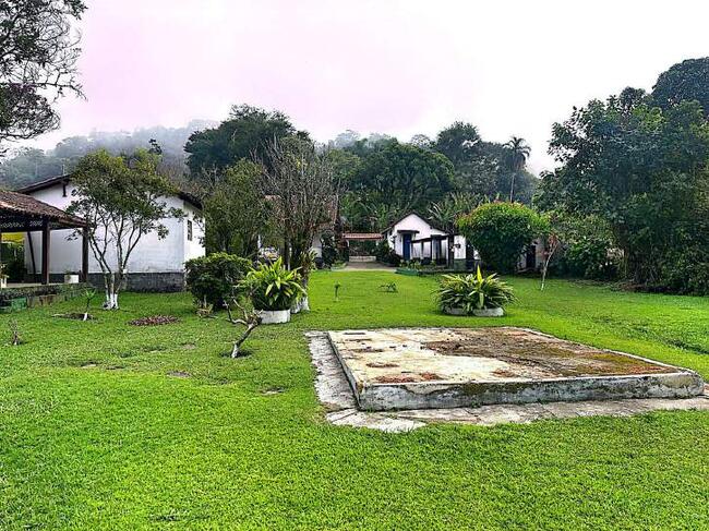 Terreno De 4.497m² Com Casa, Piscina E Edificações – Ipiabas/rj, localizado em Barra Do Piraí - RJ, bairro Ipiabas