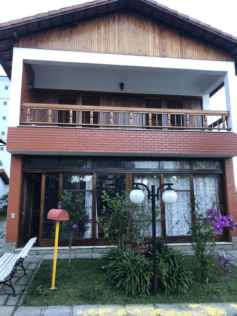 CASA COM 190M² EM CONDOMINIO FECHADO/TERESOPOLIS-RJ