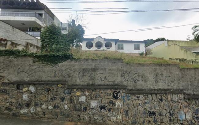 CASA DE 604 M² NO JARDIM GUANABARA/RJ