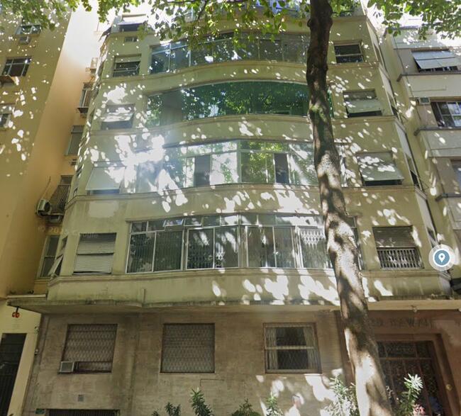 APARTAMENTO COM 100M² EM COPACABANA