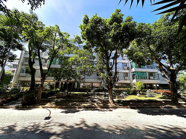 COBERTURA DUPLEX COM 300M² NA BARRA DA TIJUCA