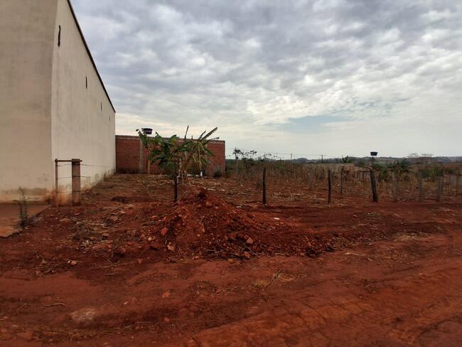 2 Lotes- Contendo 1 Galpão Comercial - Itaguari/go, localizado em Itaguari - GO