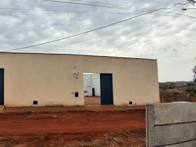 2 Lotes- Contendo 1 Galpão Comercial - Itaguari/go, localizado em Itaguari - GO