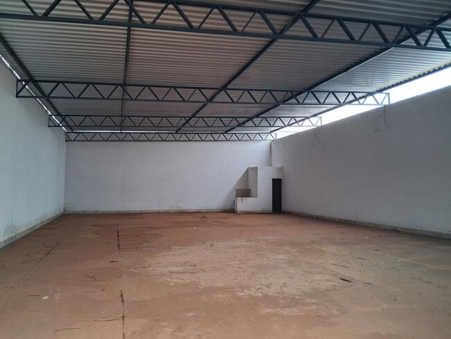 2 Lotes- Contendo 1 Galpão Comercial - Itaguari/go, localizado em Itaguari - GO