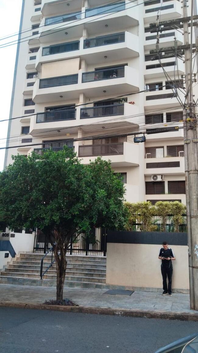 Apartamento 131 No Edifício Ébano – 107,74 M² Privativos Com Vaga De Garagem Na Rua Garibaldi, Nº 805, localizado em Ribeirão Preto - SP