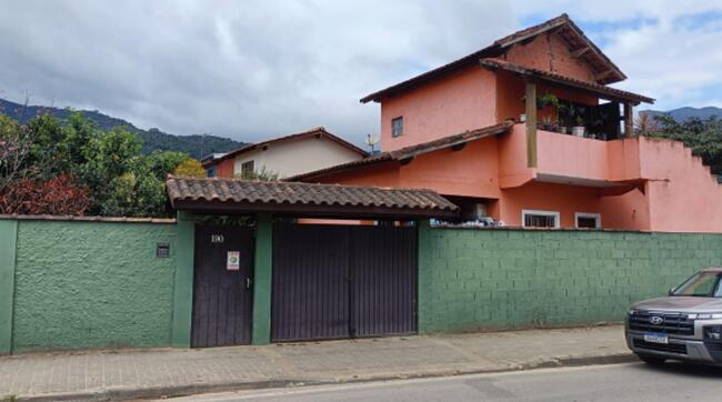 Imóvel com 105,40 m² de área construída em Ilhabela/SP