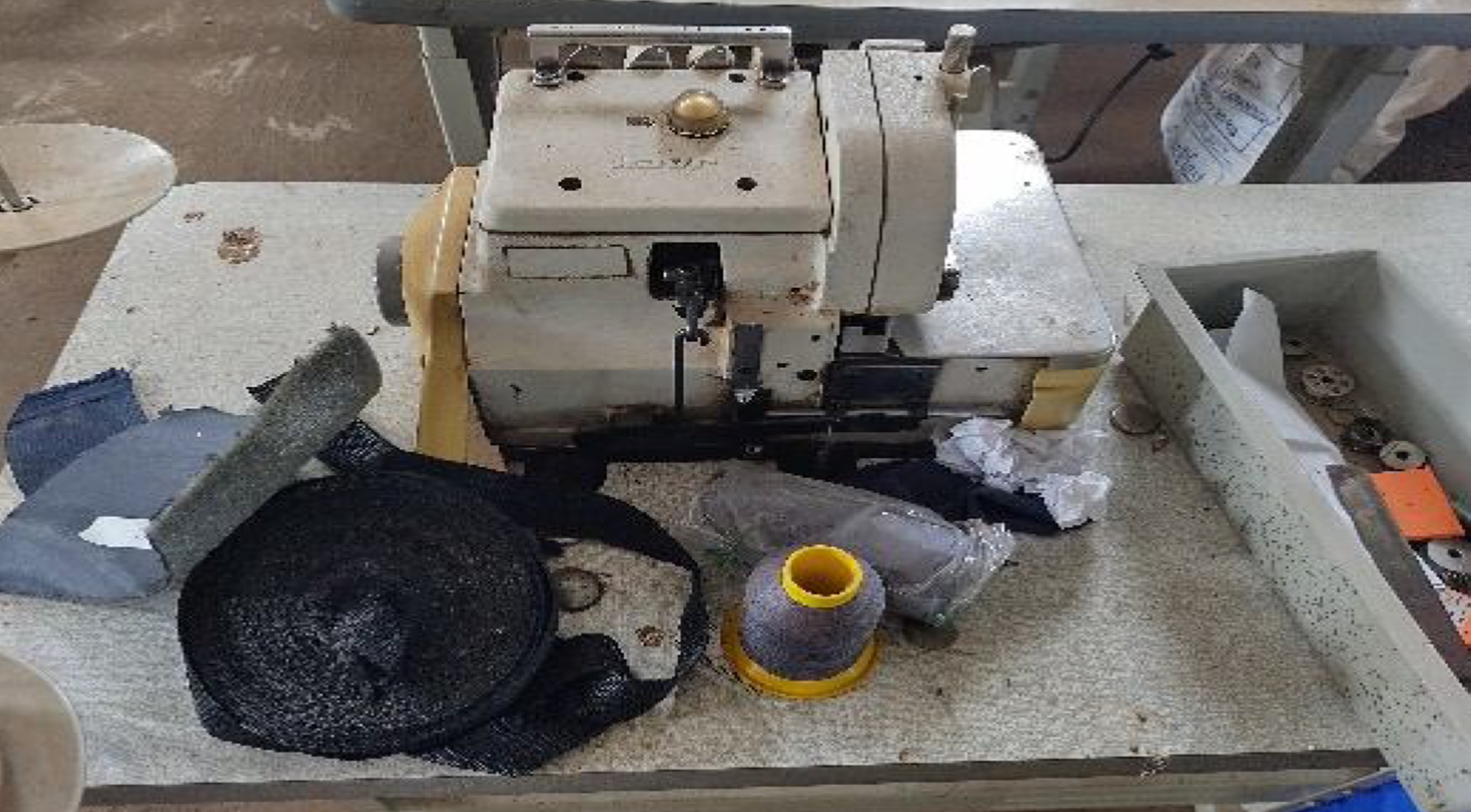 01 máquina overlock Jack - leilão judicial - Não informado BR - lance mínimo R$ 2.100