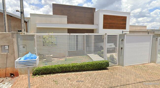 Direitos - Imóvel C/ 254,07m² No Jardim Casa Grande Ii Em Ivaiporã/pr, localizado em Ivaiporã - PR