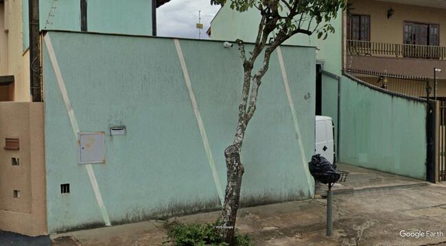 Direitos - Imóvel C/ 200m² No Jardim Neman Sahyun Em Londrina/pr, localizado em Londrina - PR