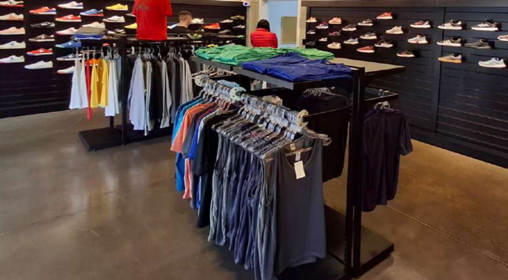 Diversas peças de roupas - leilão judicial - Não informado BR - lance mínimo R$ 5.770