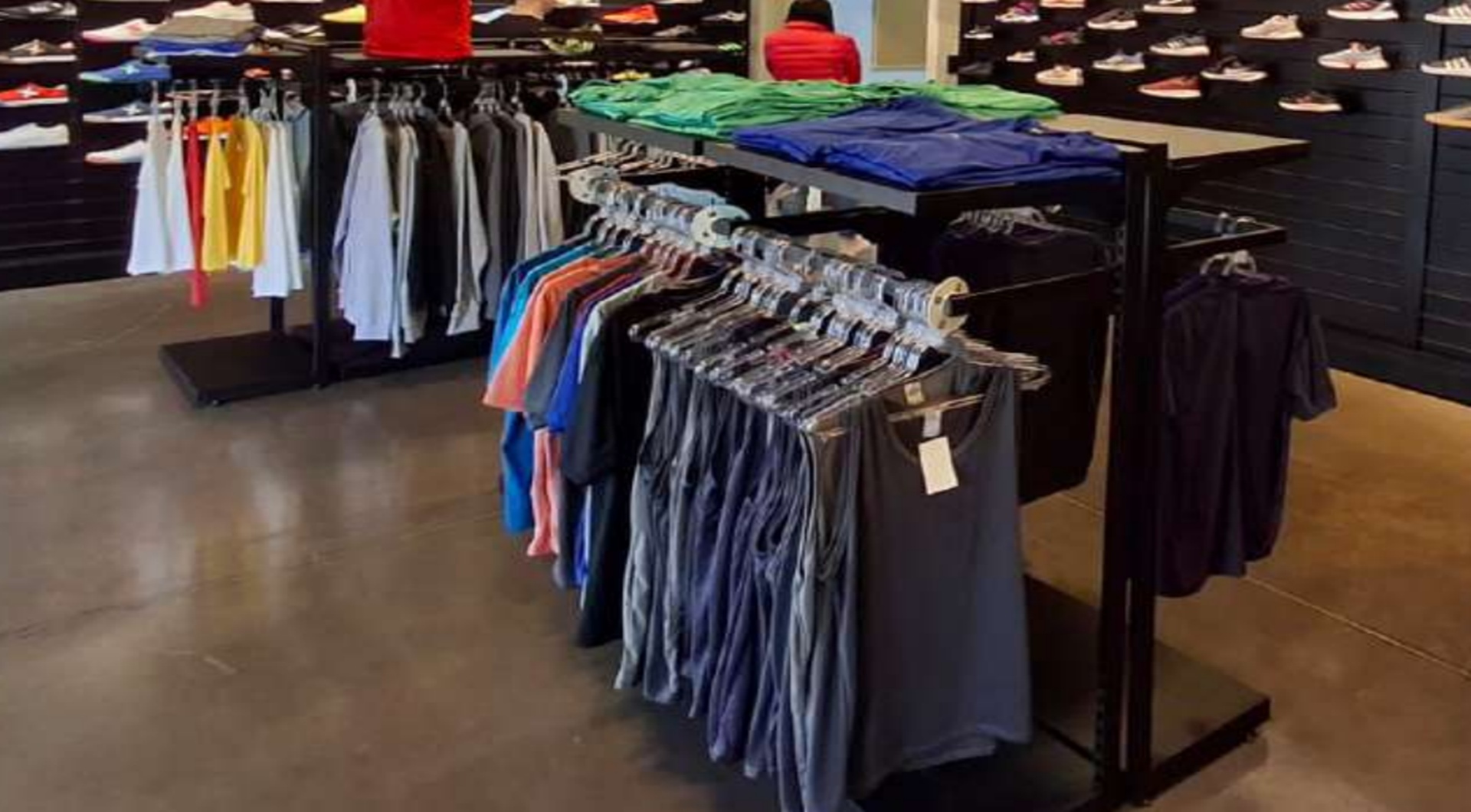 Diversas peças de roupas - leilão judicial - Não informado BR - lance mínimo R$ 611