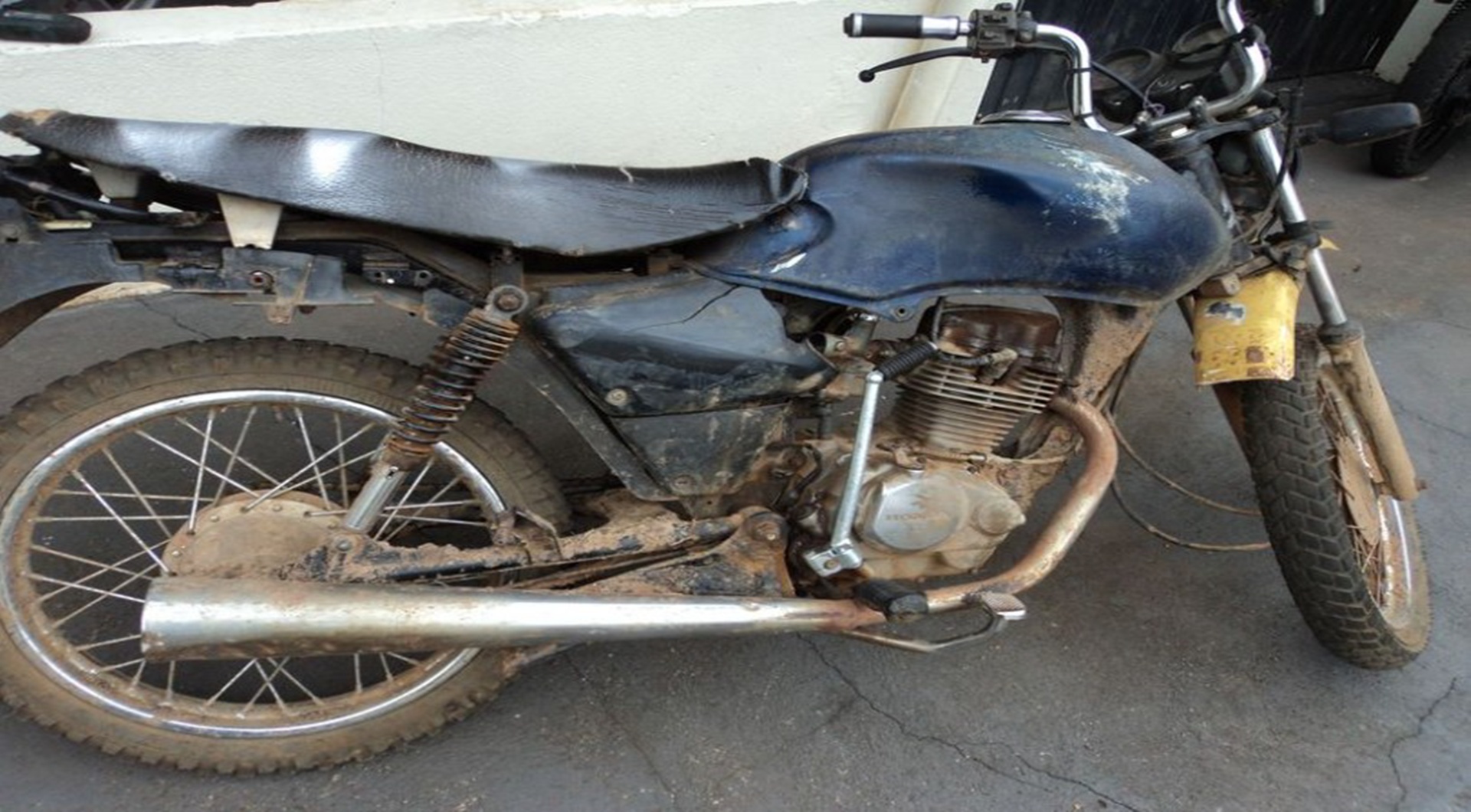 Sucata - Honda CG 125 em São Jerônimo da Serra/PR - leilão judicial - Não informado BR - lance mínimo R$ 200