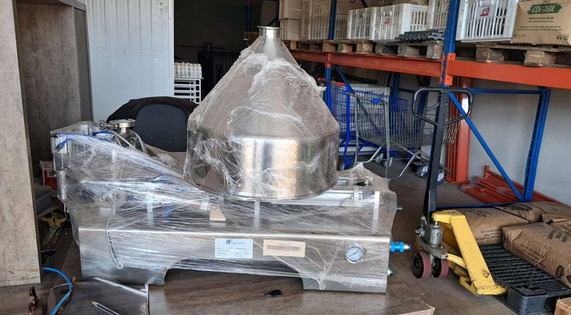 01 máquina de envase, marca Registron - leilão judicial - Não informado BR - lance mínimo R$ 10.000