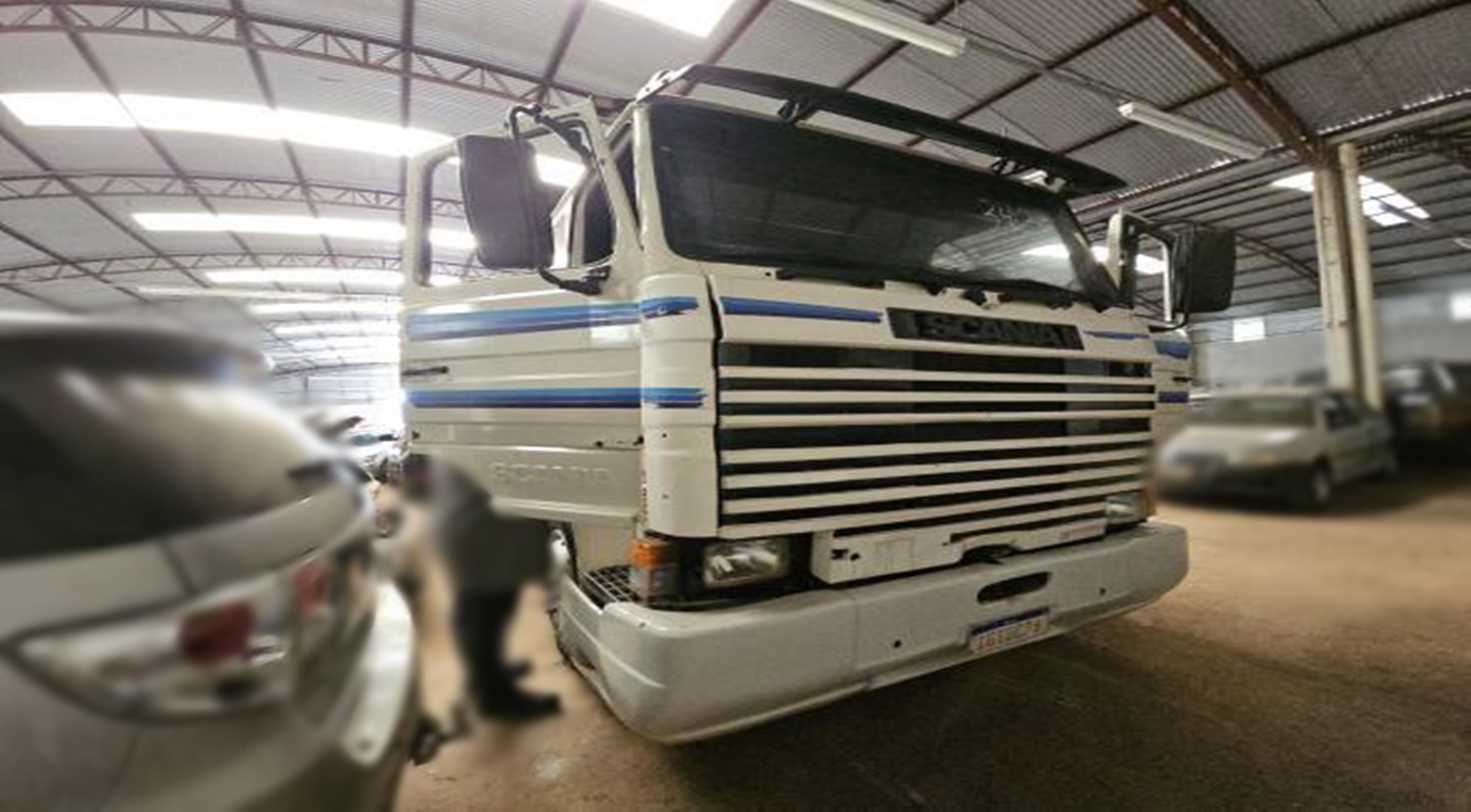 Scania R112 HS 4X2, 88/89 em Arapongas/PR - leilão judicial - Arapongas PR - lance mínimo R$ 30.000