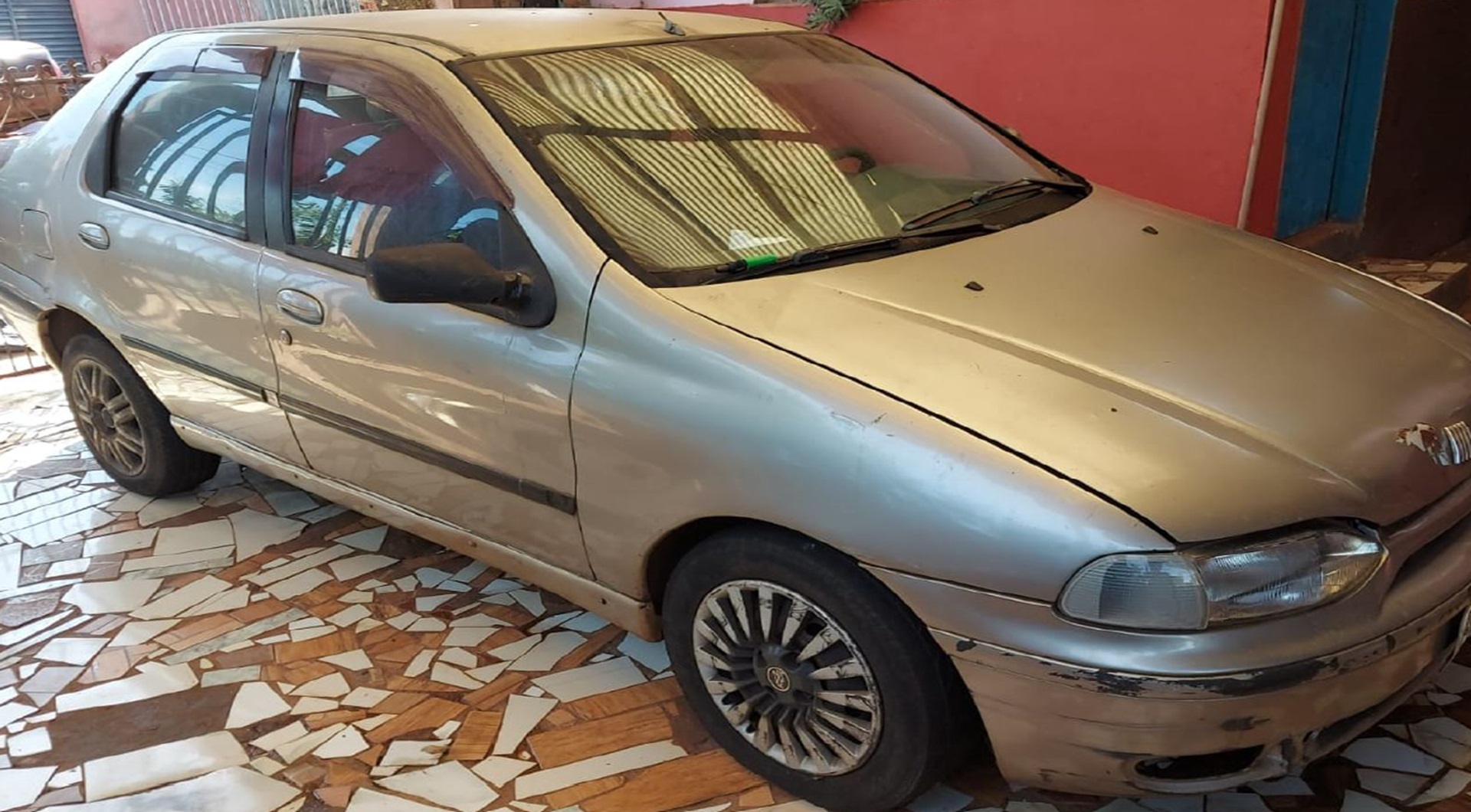 IMP/Fiat  Siena HL, 98/98 em Apucarana/PR - leilão judicial - Apucarana PR - lance mínimo R$ 4.200
