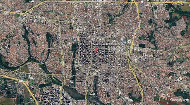 25% Do Apto Nº 05 Do Cond. Ed. Imperatriz Em Londrina/pr, localizado em Londrina - PR