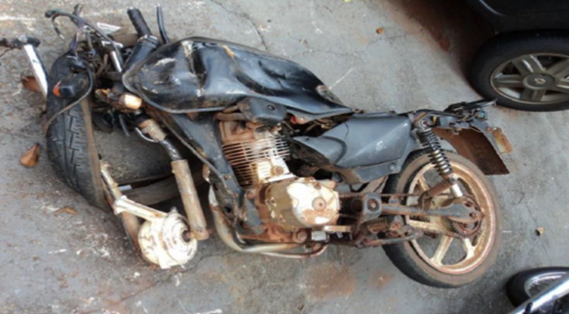Sucata - Honda CG 125, em Londrina/PR - leilão judicial - Londrina PR - lance mínimo R$ 240