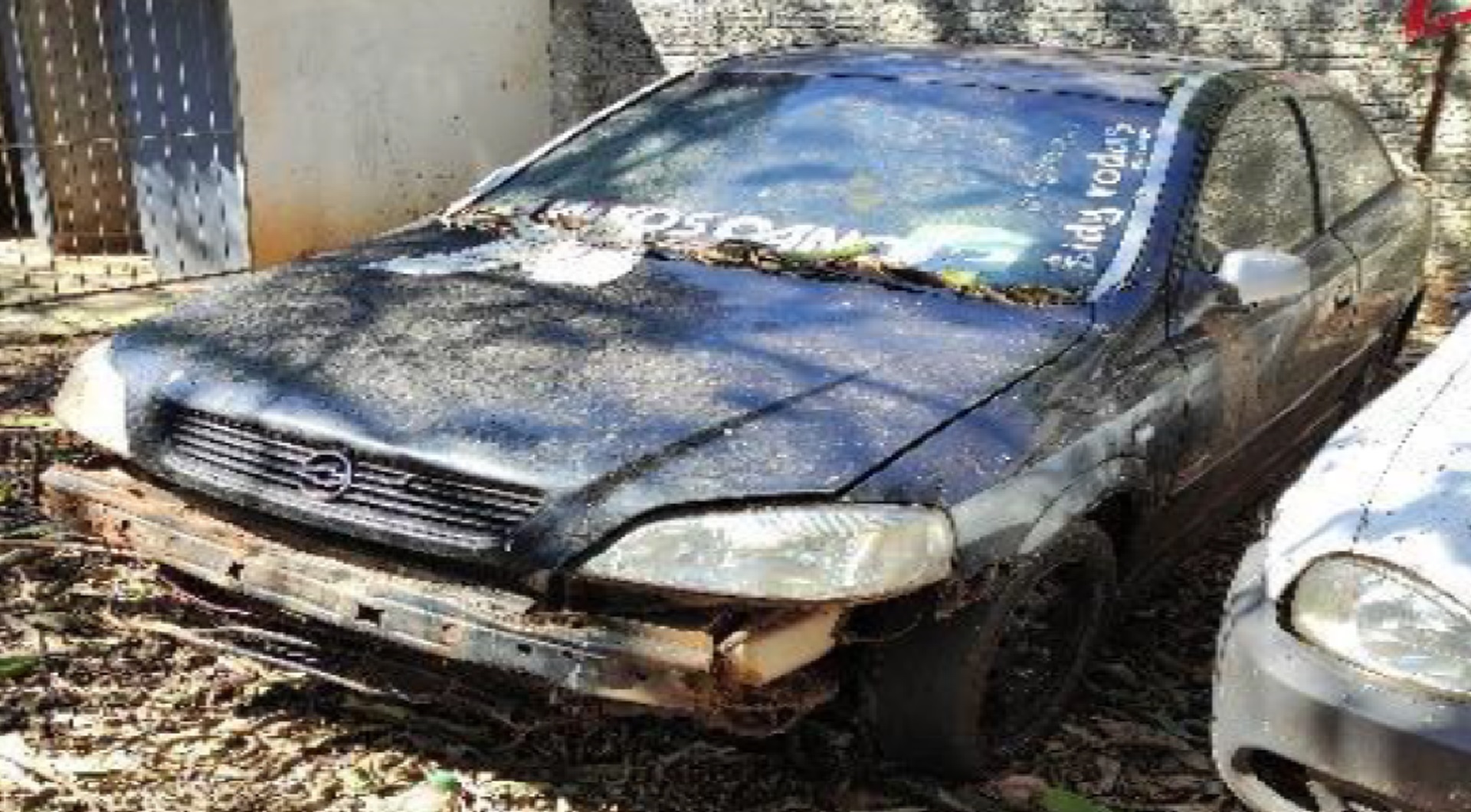 Sucata - Astra 01/01 em Santa Helena/PR - leilão judicial - Santa Helena PR - lance mínimo R$ 2.400