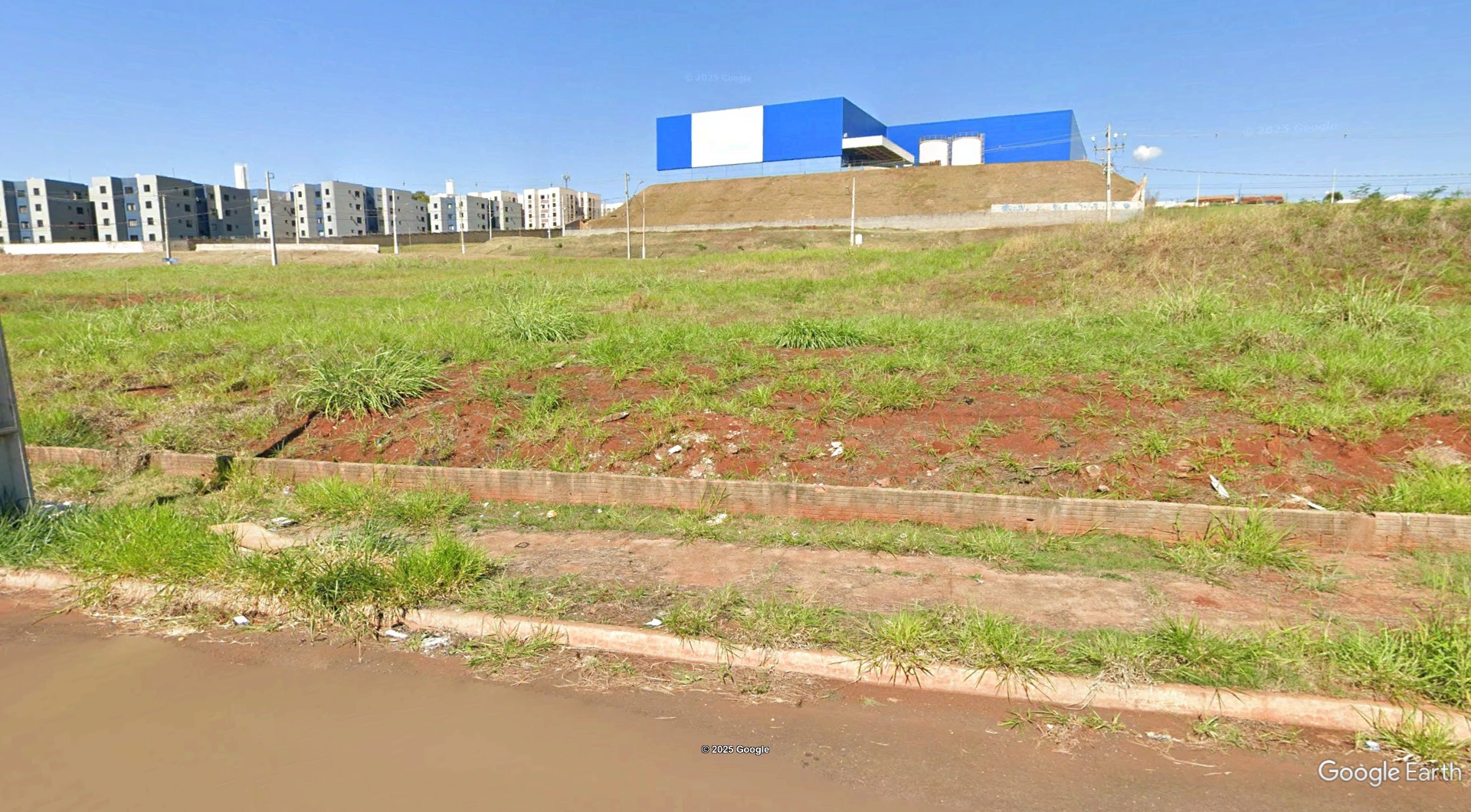Imóvel c/ 250m² no Golden Park II em Londrina/PR - leilão judicial - Londrina PR - lance mínimo R$ 104.048