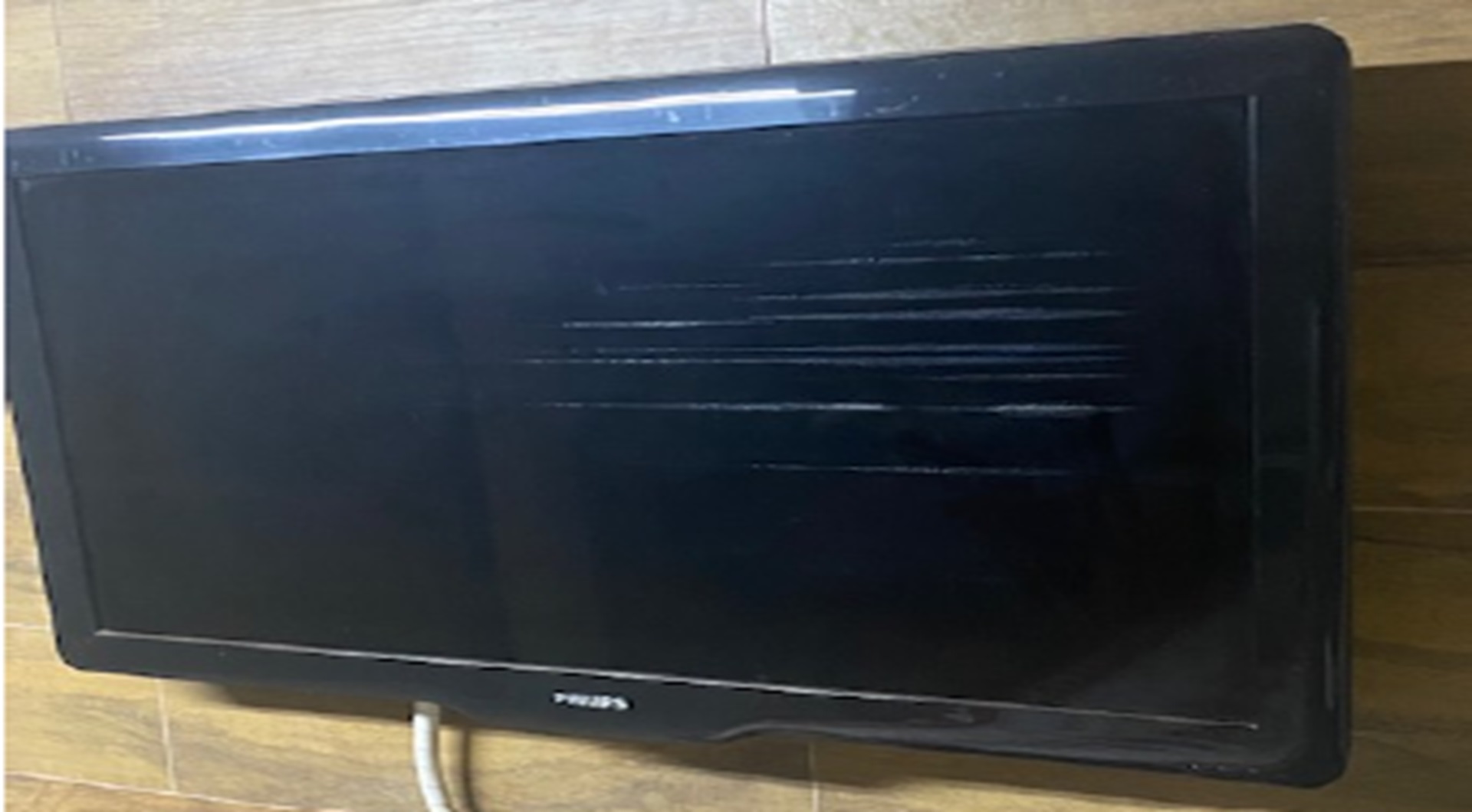 01 televisão tela plana Philips - leilão judicial - Não informado BR - lance mínimo R$ 450