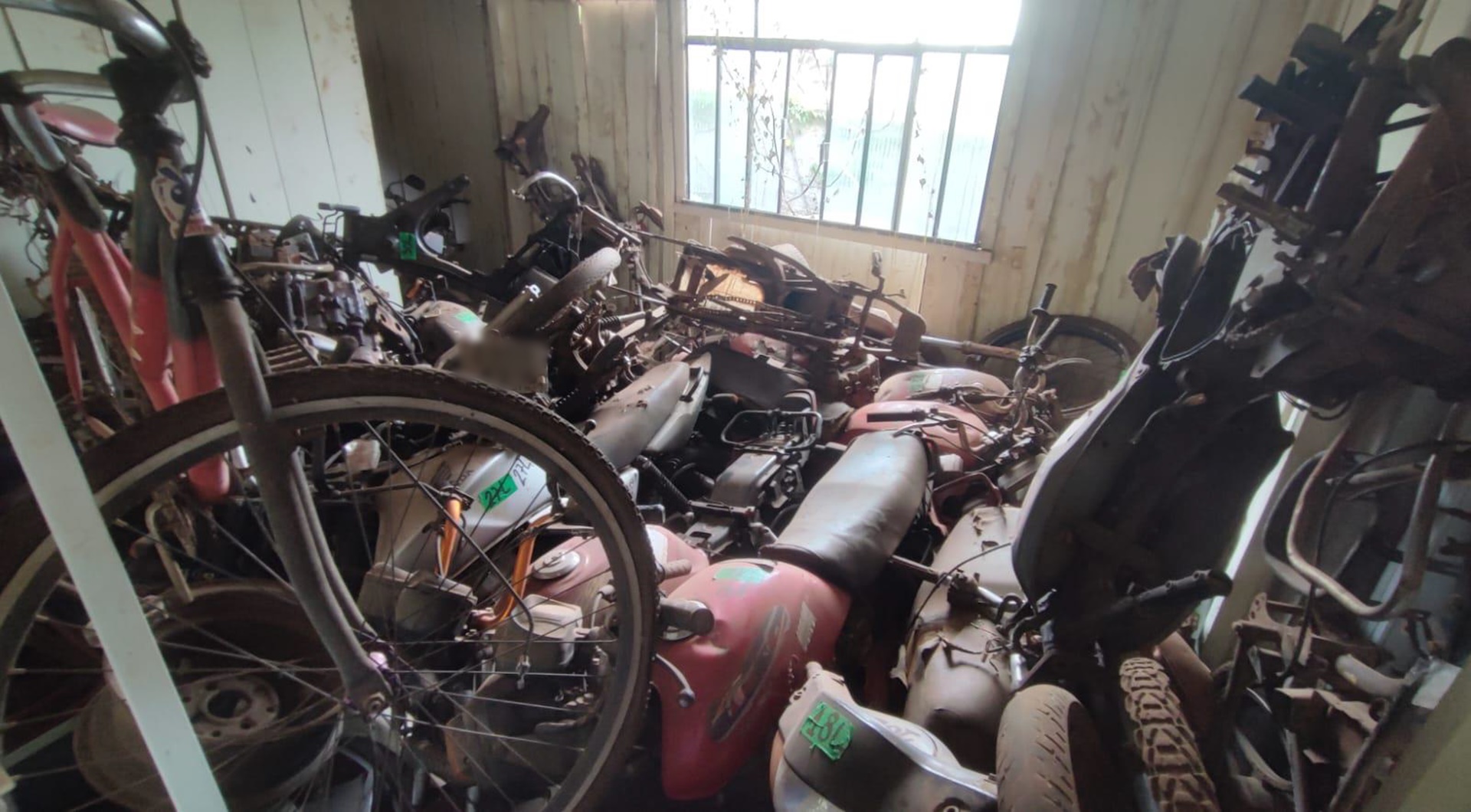 SUCATA - motocicleta em São João do Ivaí/PR - leilão judicial - Não informado BR - lance mínimo R$ 160