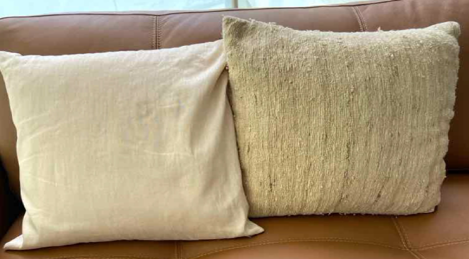 02 almofadas lisas - leilão judicial - Não informado BR - lance mínimo R$ 50