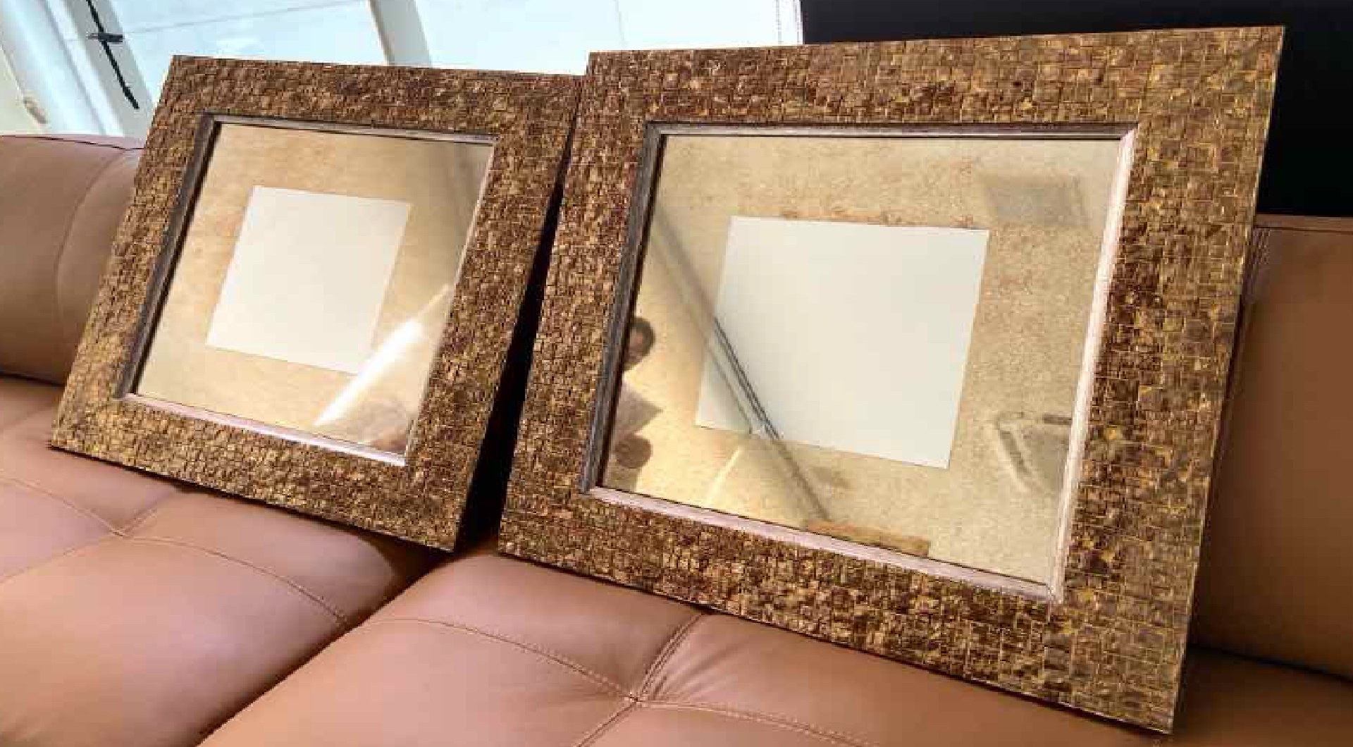 02 espelhos quadrados dourados - leilão judicial - Não informado BR - lance mínimo R$ 300