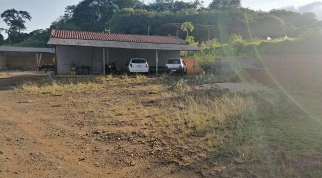 Direitos - Imóvel C/ 2.921,15m² Em Apucarana/pr, localizado em Apucarana - PR, bairro Gleba Nova Ukrania
