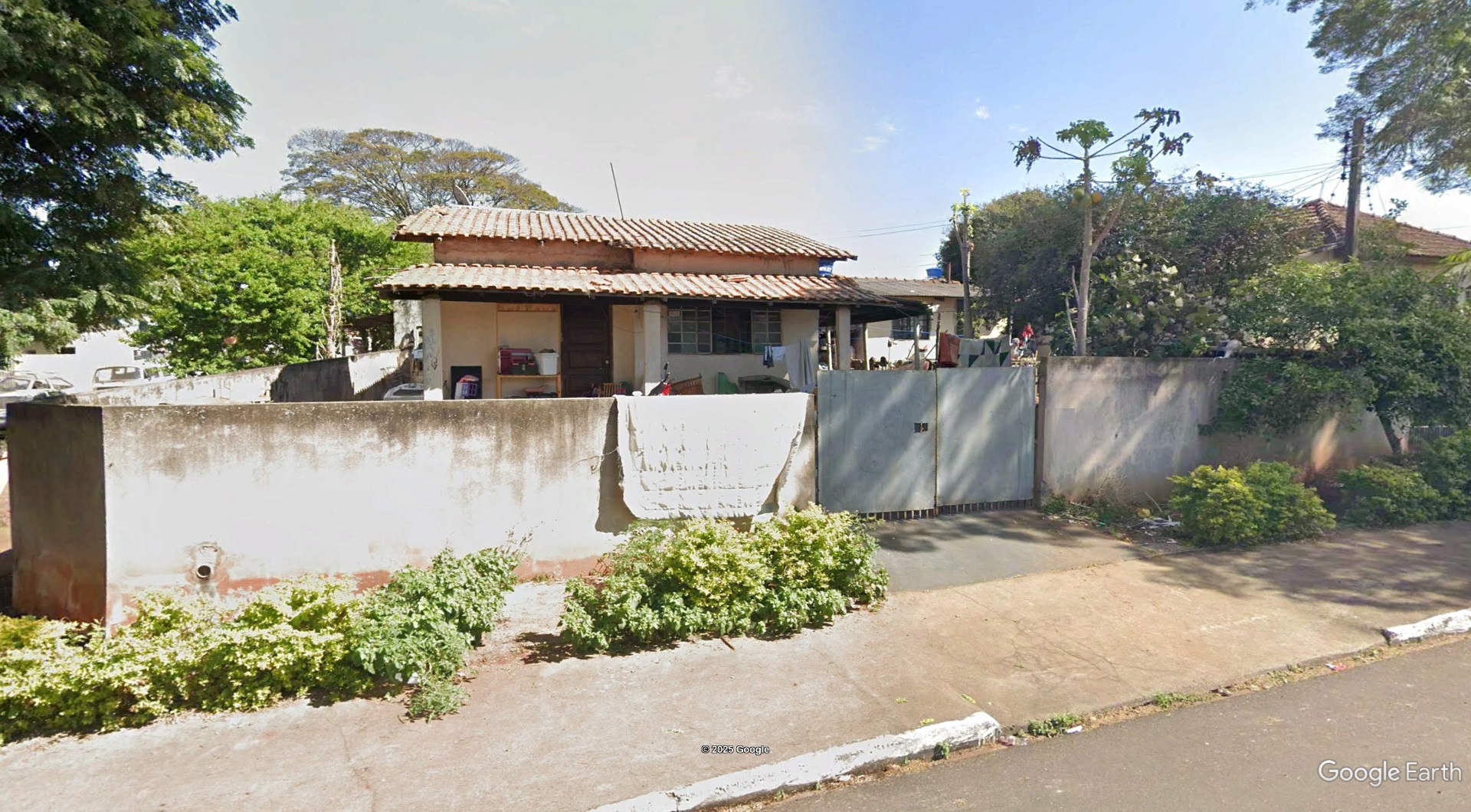 Imóvel c/ 450m² em Arapongas/PR - leilão judicial - Arapongas PR - lance mínimo R$ 225.000