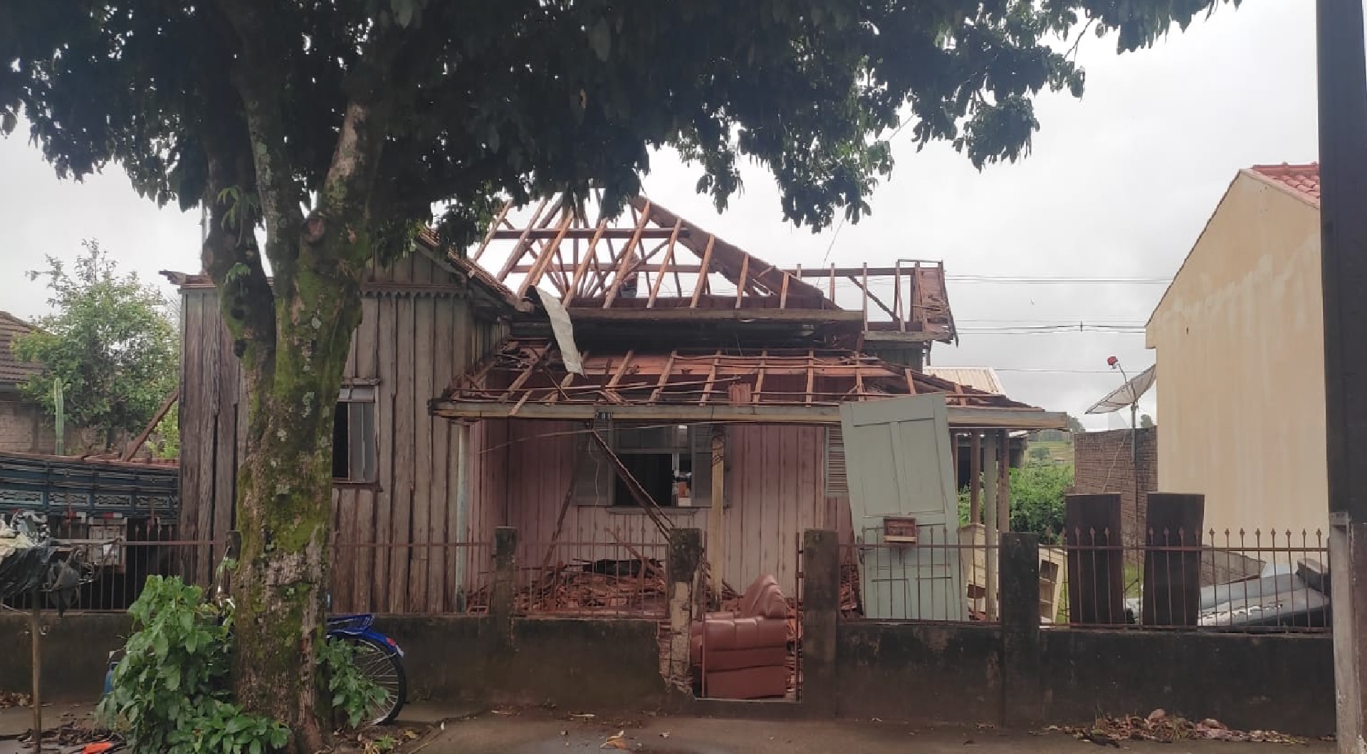 Imóvel c/ 630,70m² em Floraí/PR - leilão judicial - Não informado BR - lance mínimo R$ 93.017