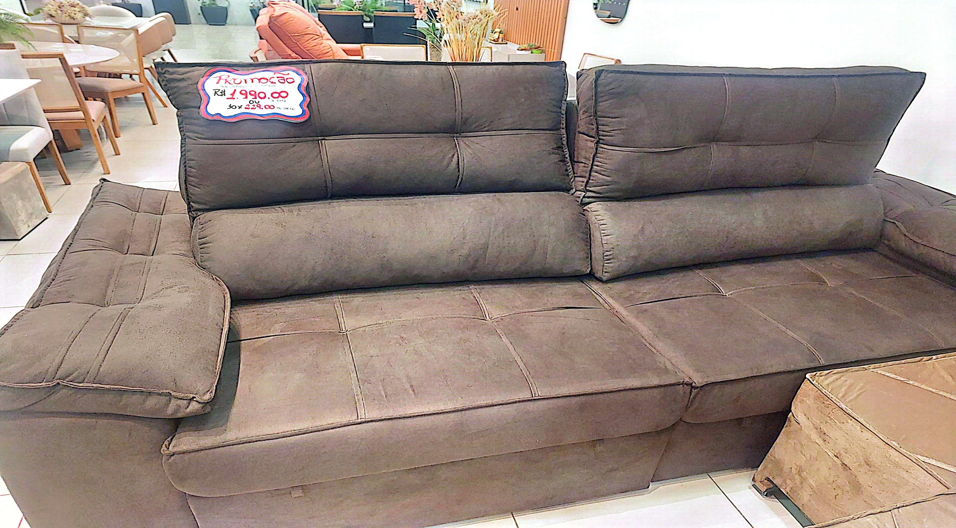 01 sofá Noroega - leilão judicial - Não informado BR - lance mínimo R$ 1.194