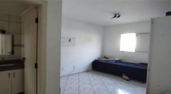 Apto Nº 11 Do Cond. Res. Londres Em Sorocaba/sp, localizado em Sorocaba - SP