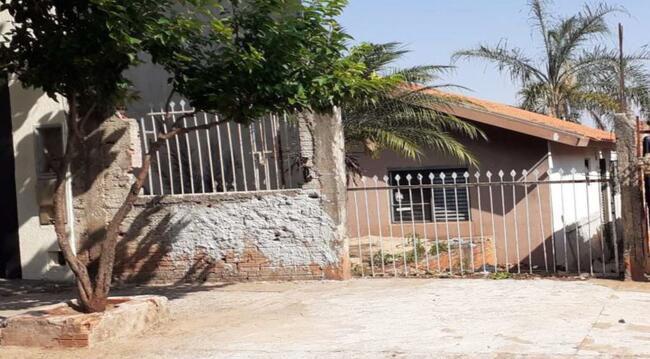 Direito - Imóvel C/ 125m² No Res. Araucária I Em Arapongas/pr, localizado em Arapongas - PR