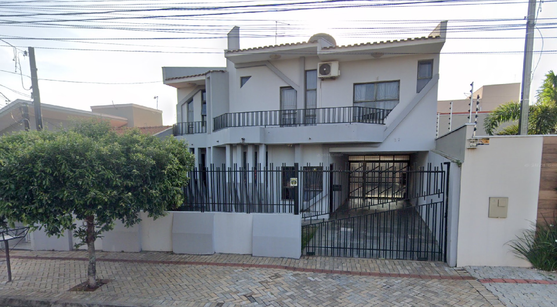 Imóvel c/ 326,19m² no Jardim Sant'anna em Arapongas/PR - leilão judicial - Arapongas PR - lance mínimo R$ 300.000