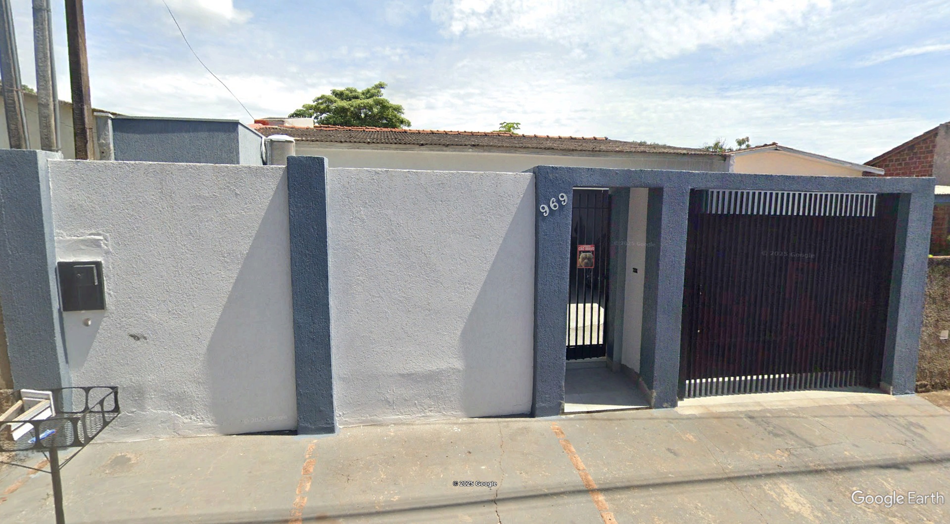 Direitos - Imóvel c/ 200m² no Jardim Res. Fazenda Simone em Paranavaí/PR - leilão judicial - Não informado BR - lance mínimo R$ 82.500