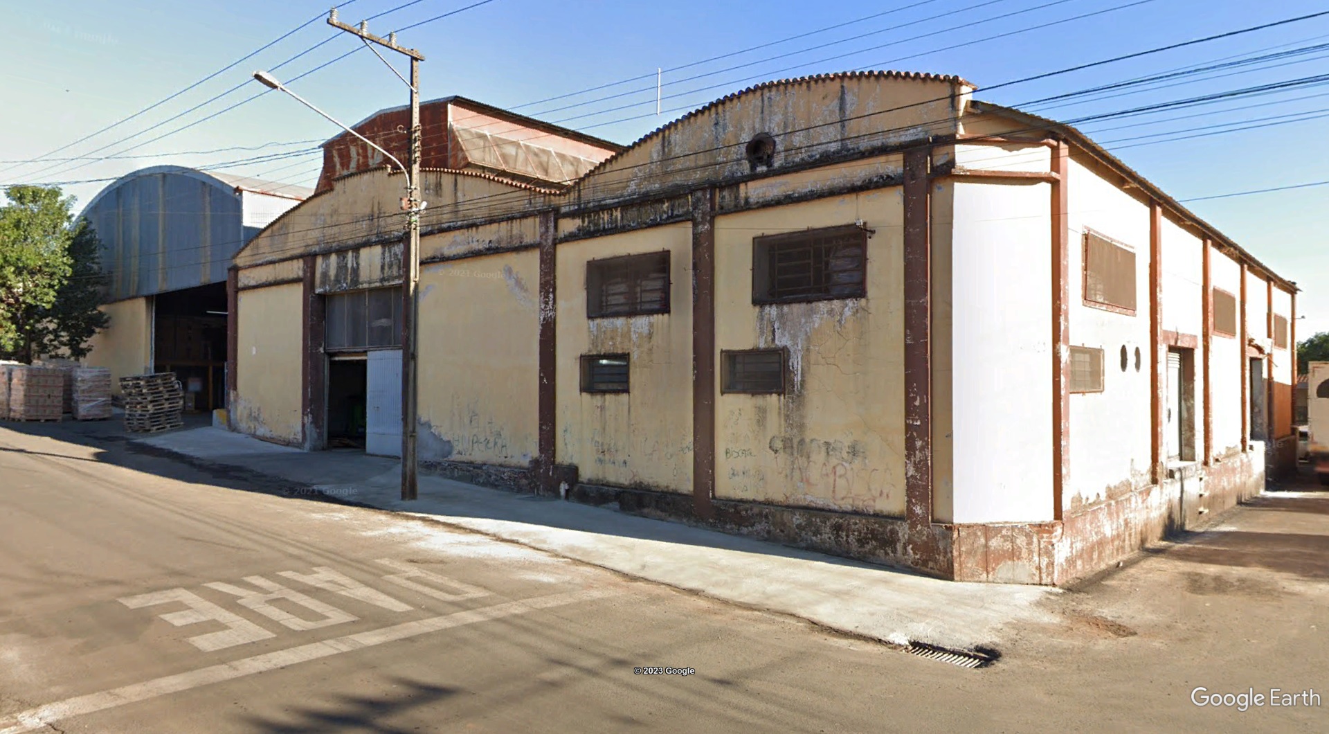 Imóvel c/ 2.942,77m² na Vila Santana em Cambará/PR - leilão judicial - Não informado BR - lance mínimo R$ 1.101.843