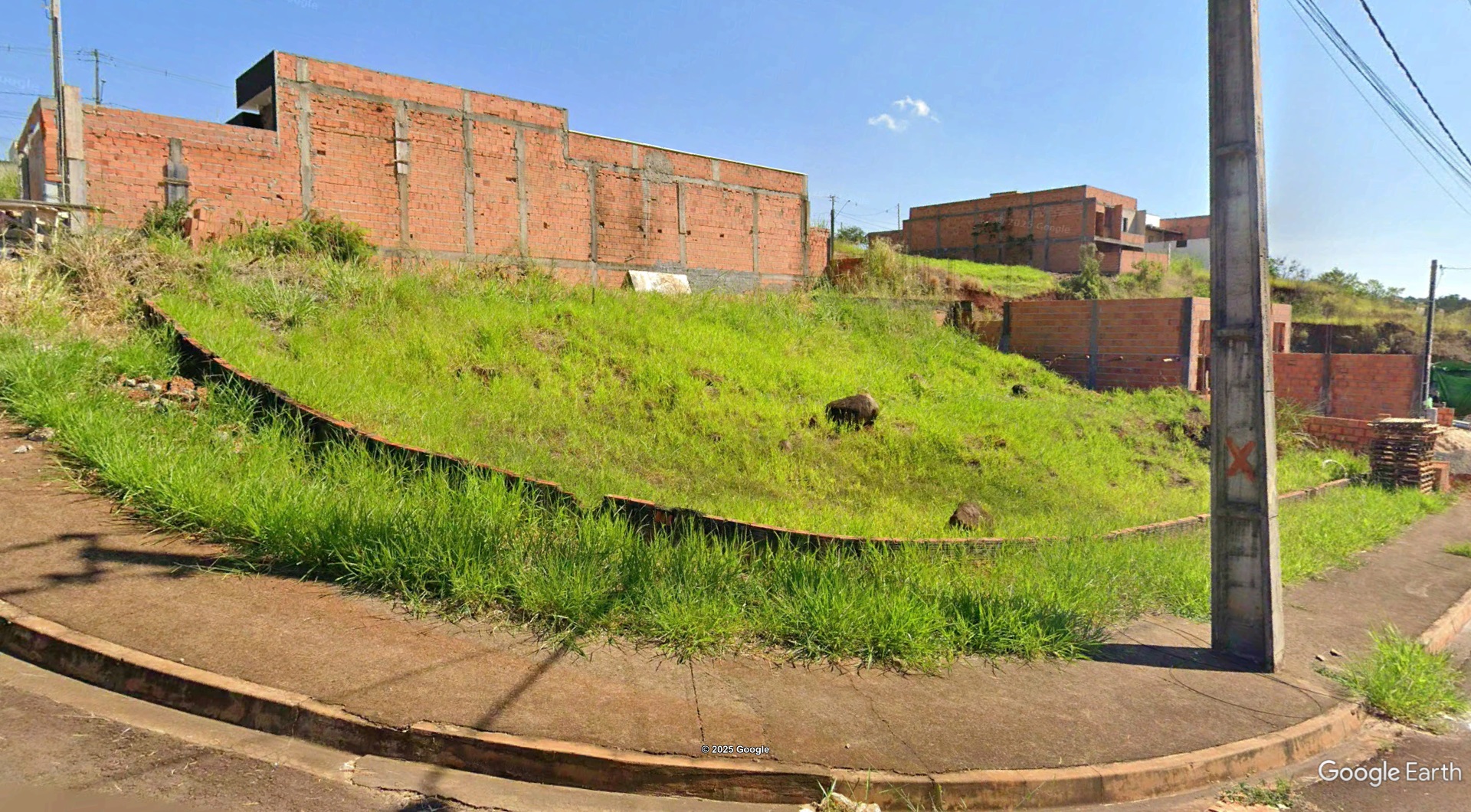 Imóvel c/ 317,33m² no Jardim Tenerife em Londrina/PR - leilão judicial - Londrina PR - lance mínimo R$ 85.000